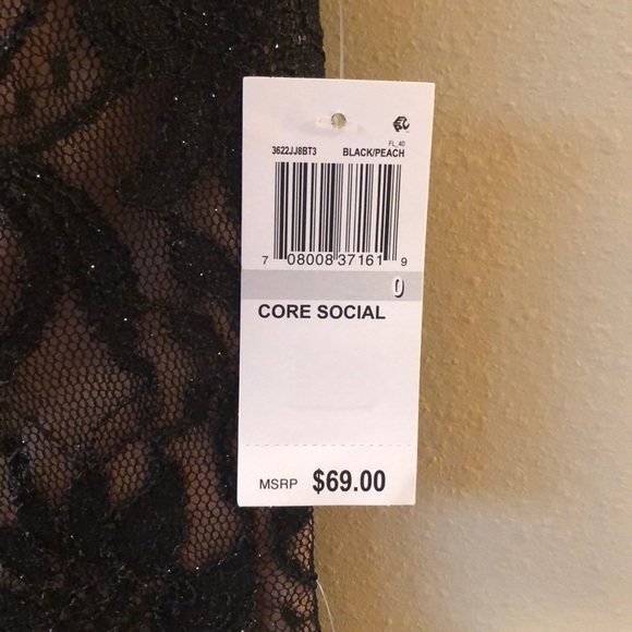 Juniors’ Illusion Lace Bodycon Dress - Picture 3 of 5